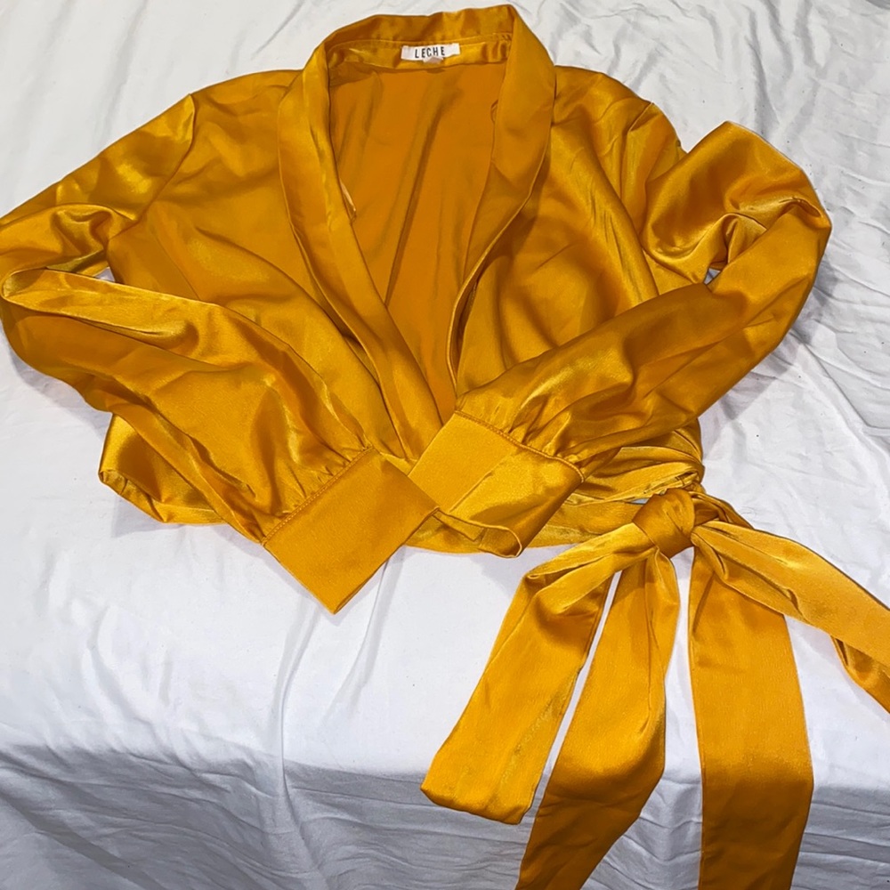 crop top blouse